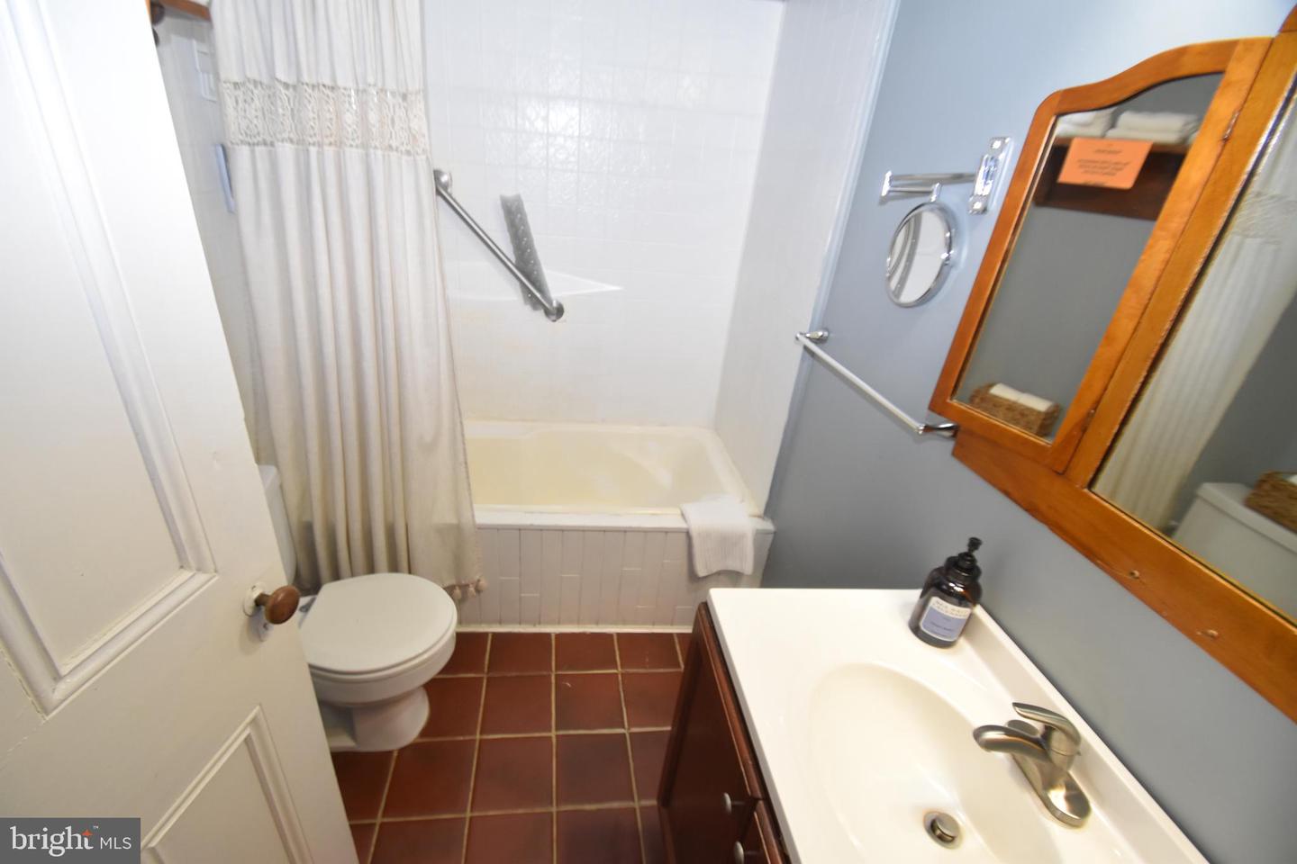 104 Bohemia Ave Property Photo 29