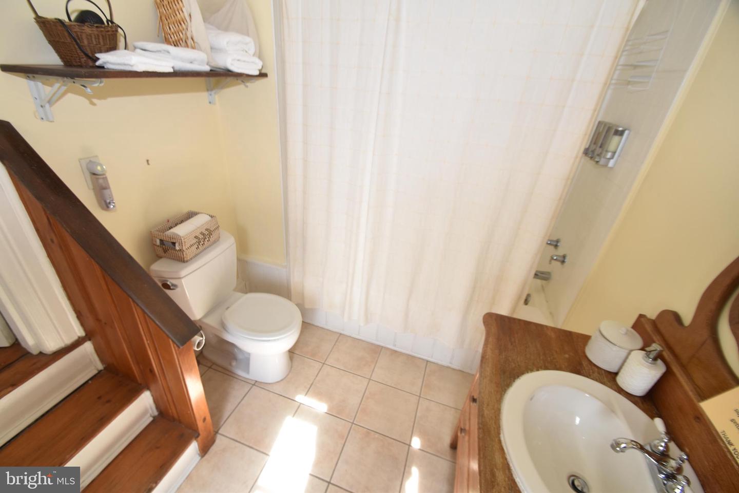 104 Bohemia Ave Property Photo 40