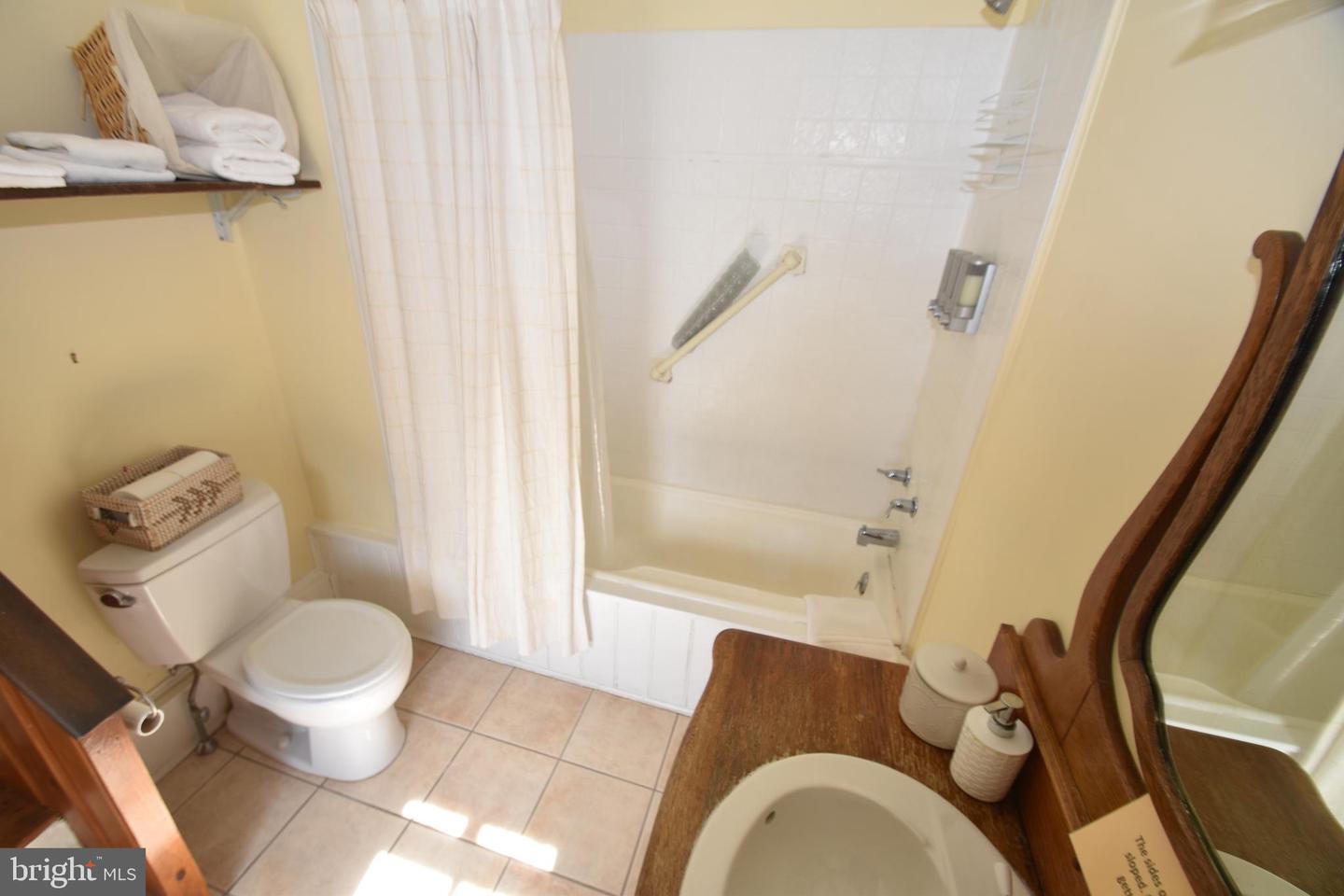 104 Bohemia Ave Property Photo 41