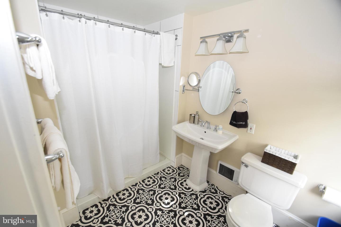 104 Bohemia Ave Property Photo 46