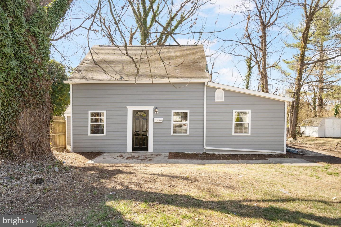 2 W Walnut St Property Photo