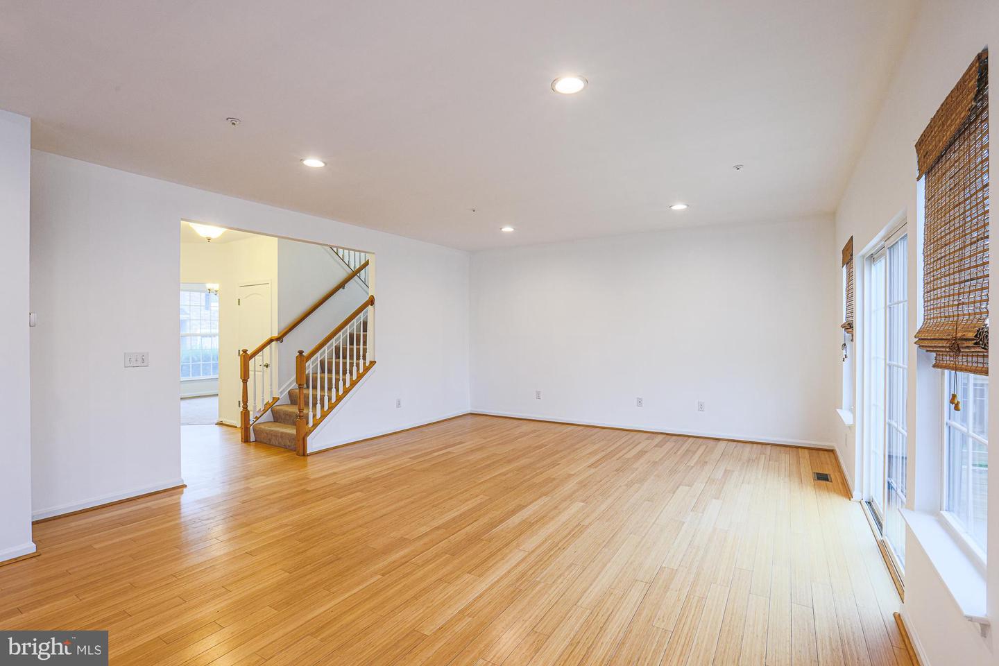 596 Claiborne Rd Property Photo 11