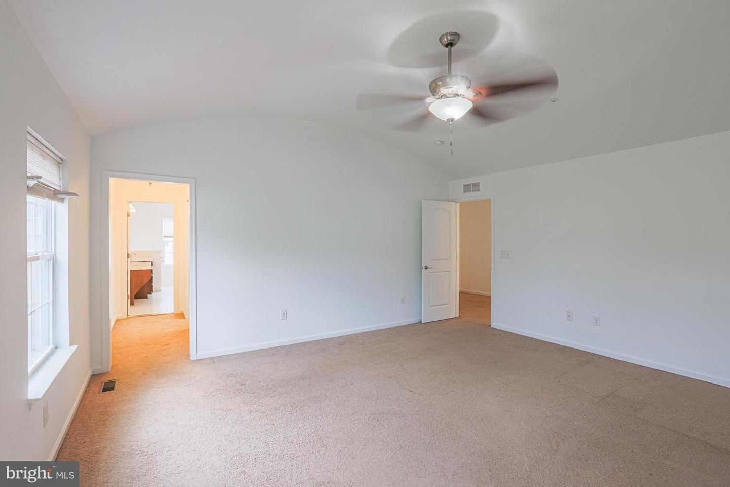596 Claiborne Rd Property Photo 18