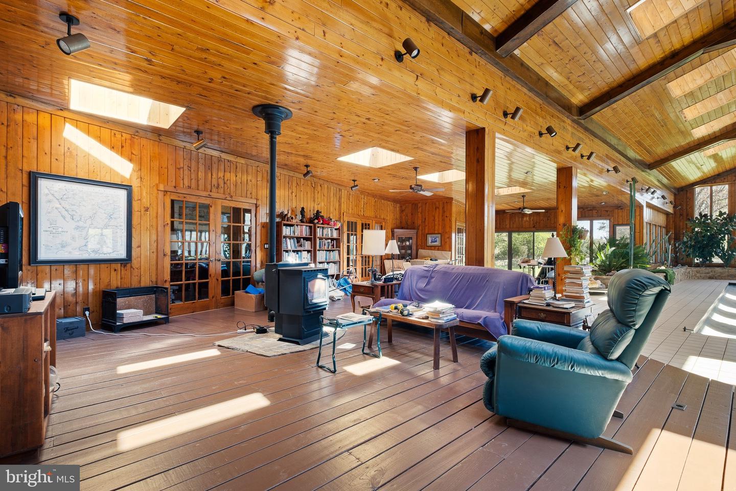 211 Woolens Rd Property Photo 25