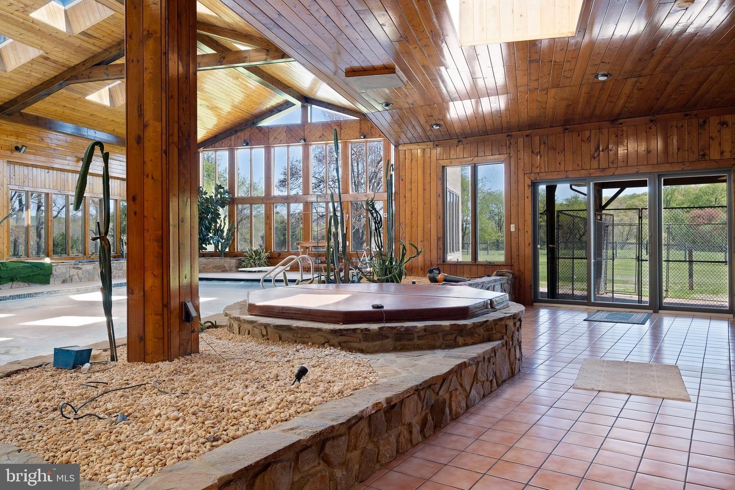 211 Woolens Rd Property Photo 28