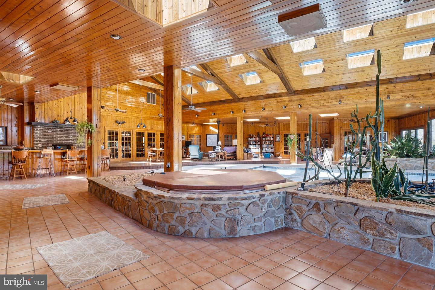 211 Woolens Rd Property Photo 29