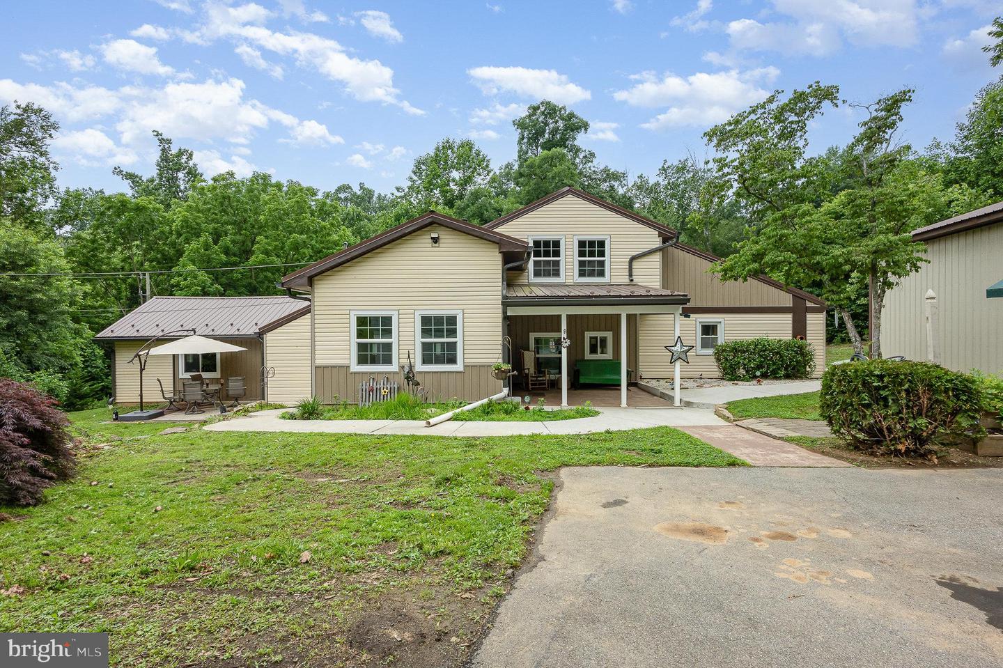 255 Lums Rd Property Photo 1