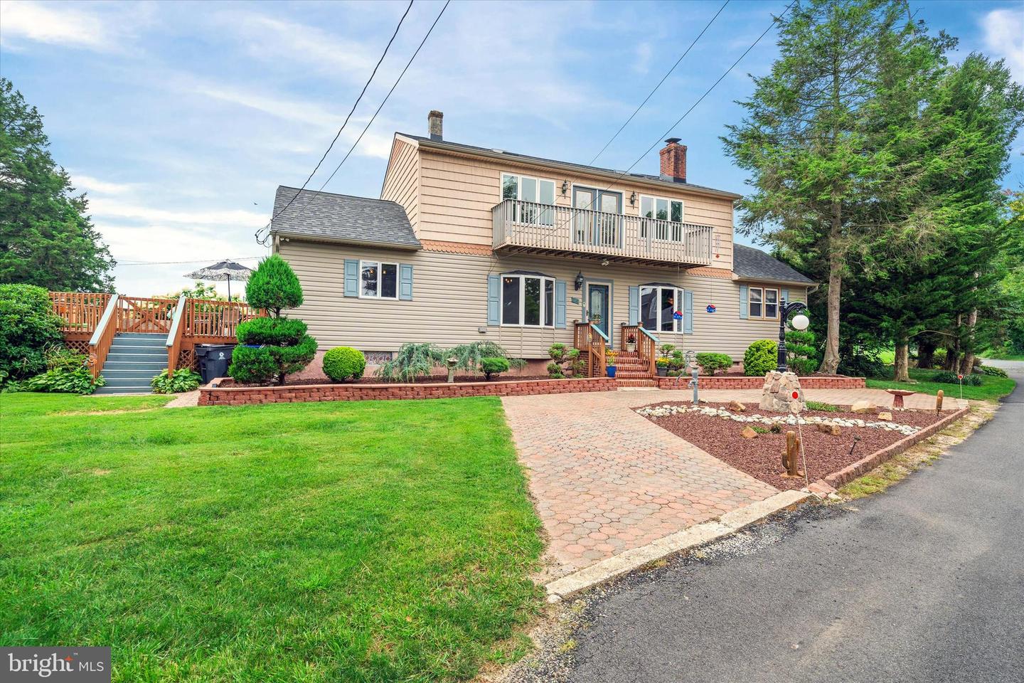 24 Ferry Point Ln Property Photo 1
