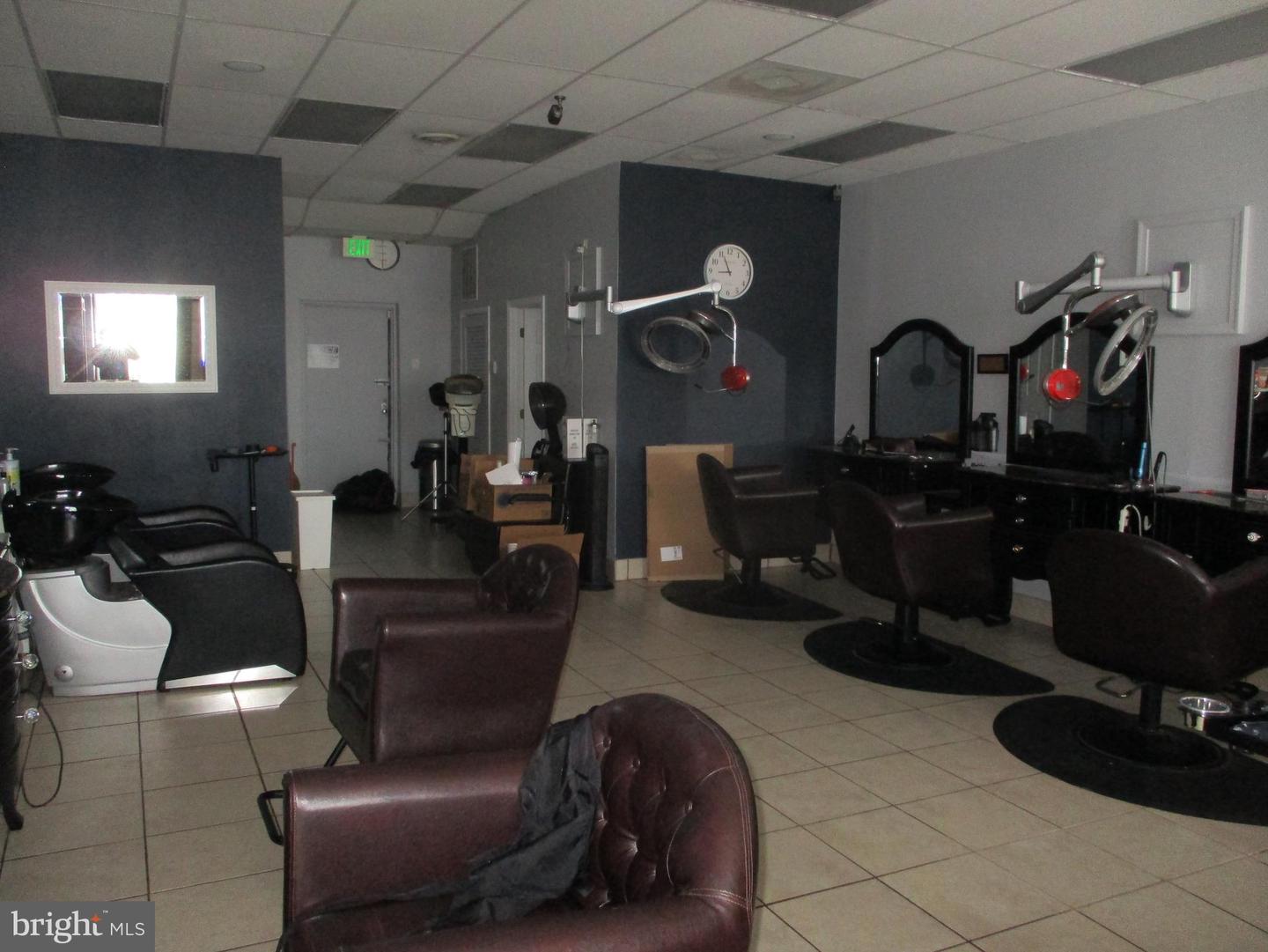 8 Commercial Plaza Property Photo 2