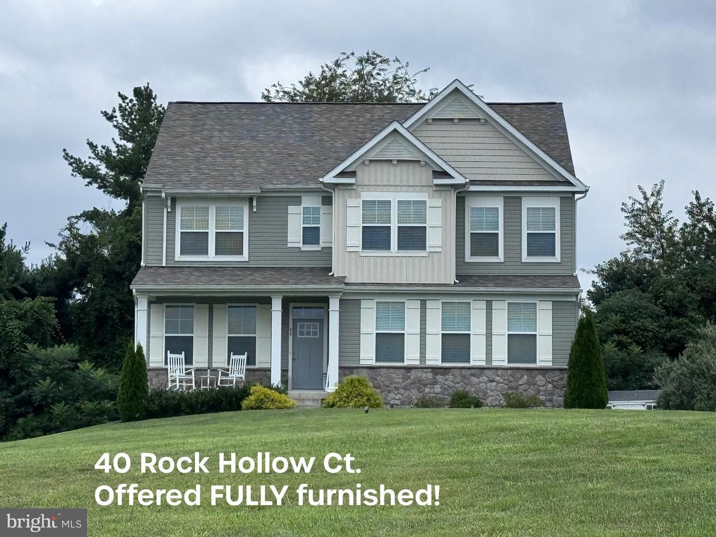 40 ROCK HOLLOW CT