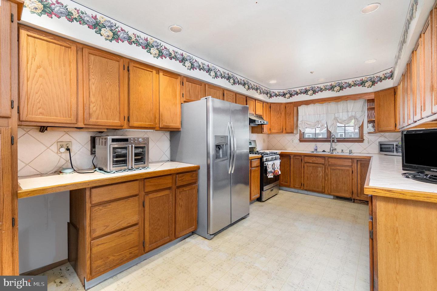 80 Parkside Dr Property Photo 12