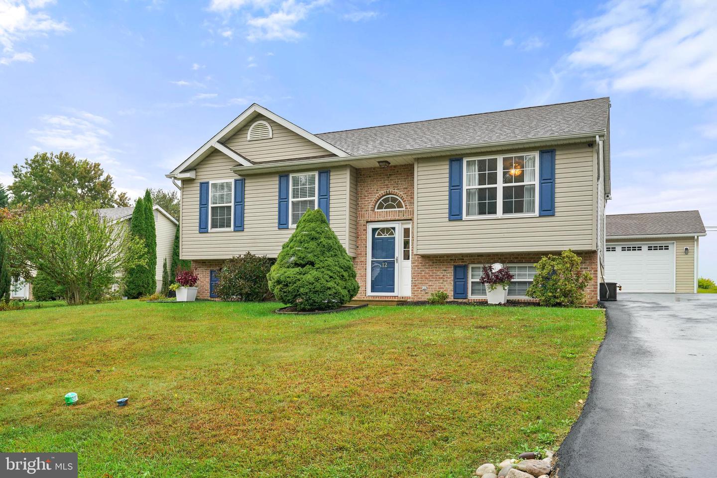 12 Heather Ct Property Photo 1