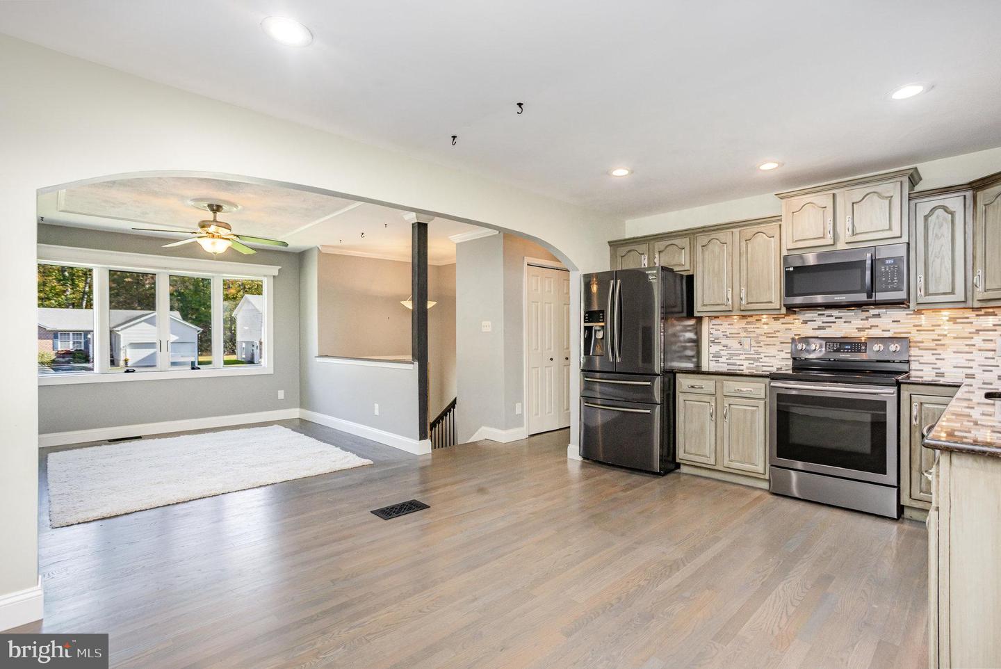 5 Kings Ct Property Photo 1