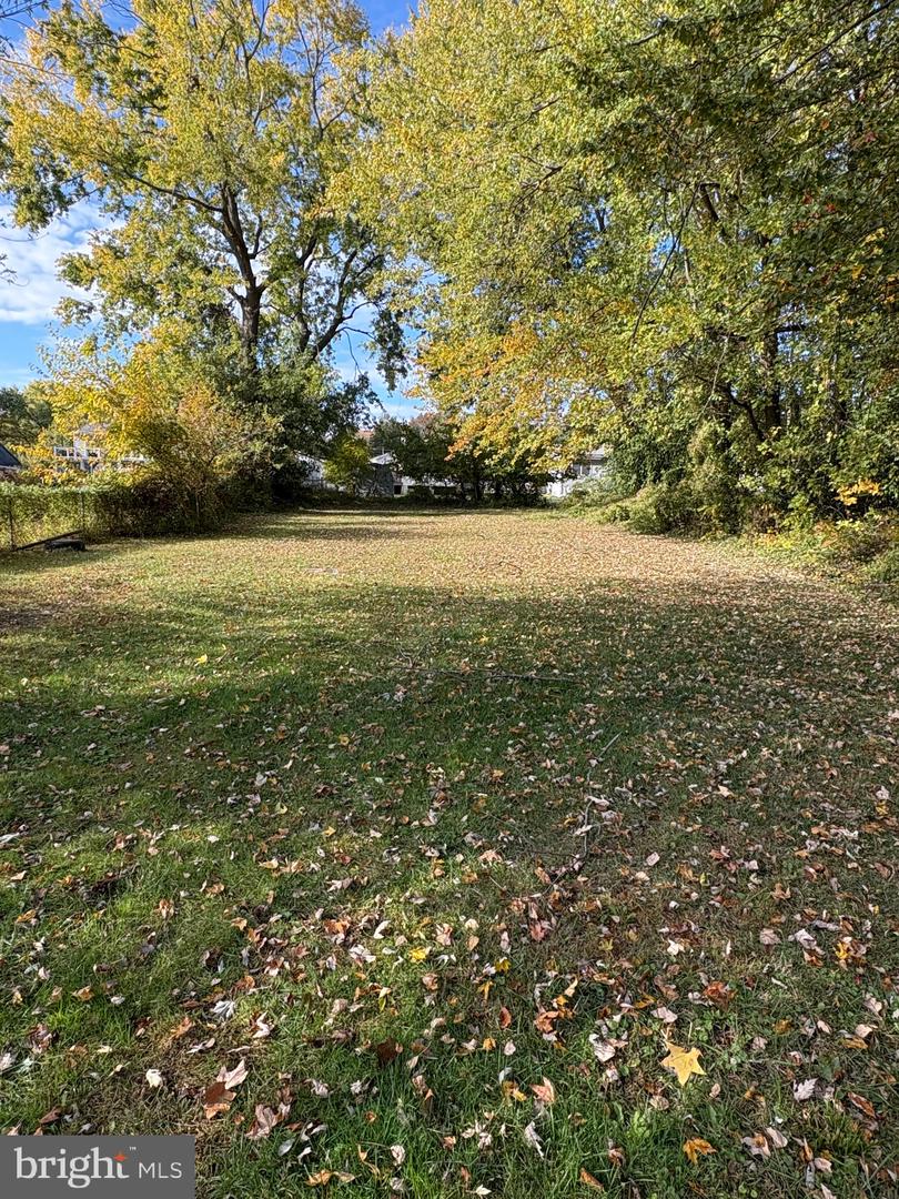 82 CHERRY LN