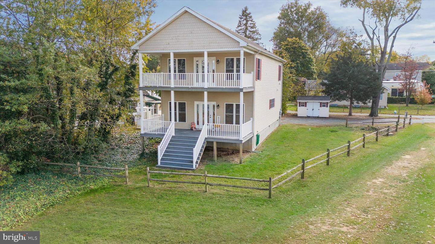 25 Park Ln Property Photo 1