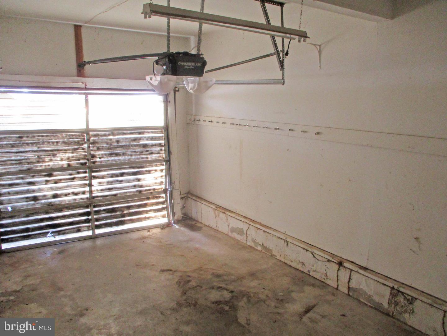 211 Greenwood St Property Photo 7