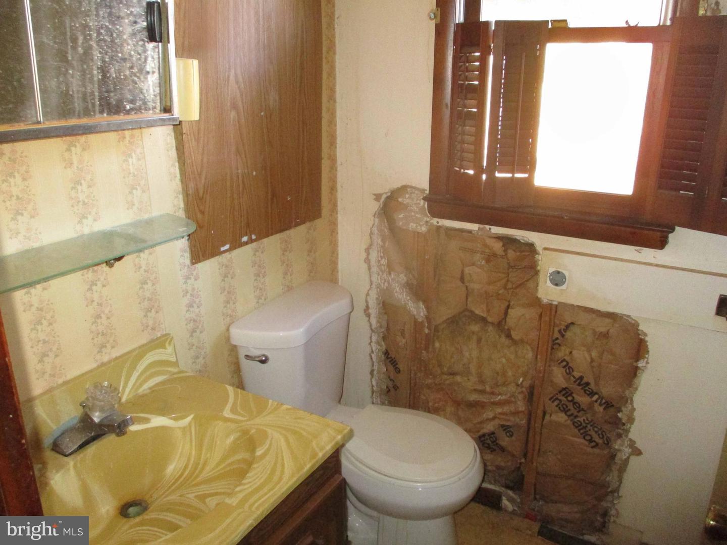 211 Greenwood St Property Photo 8