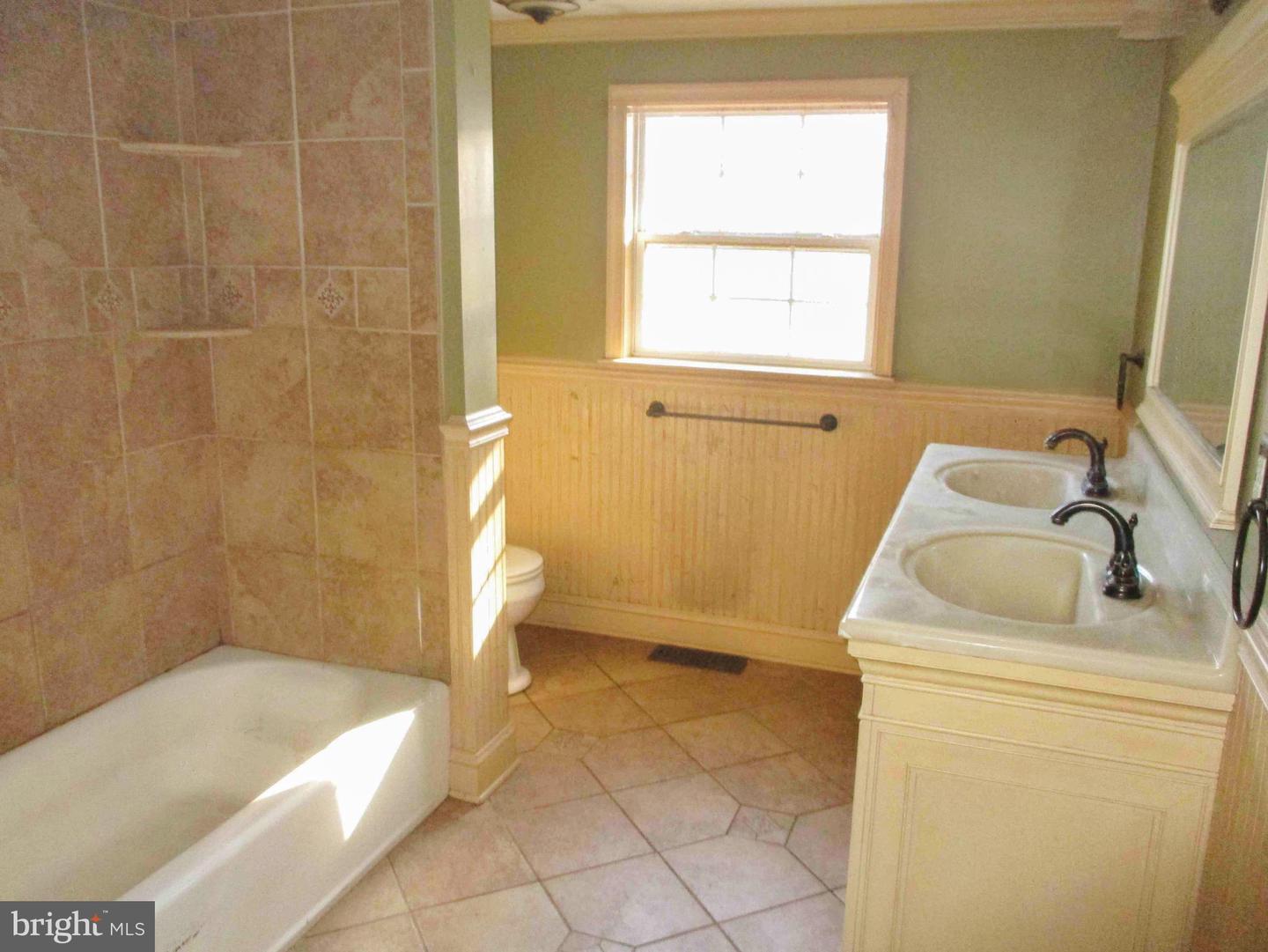 159 Park Dr Property Photo 6