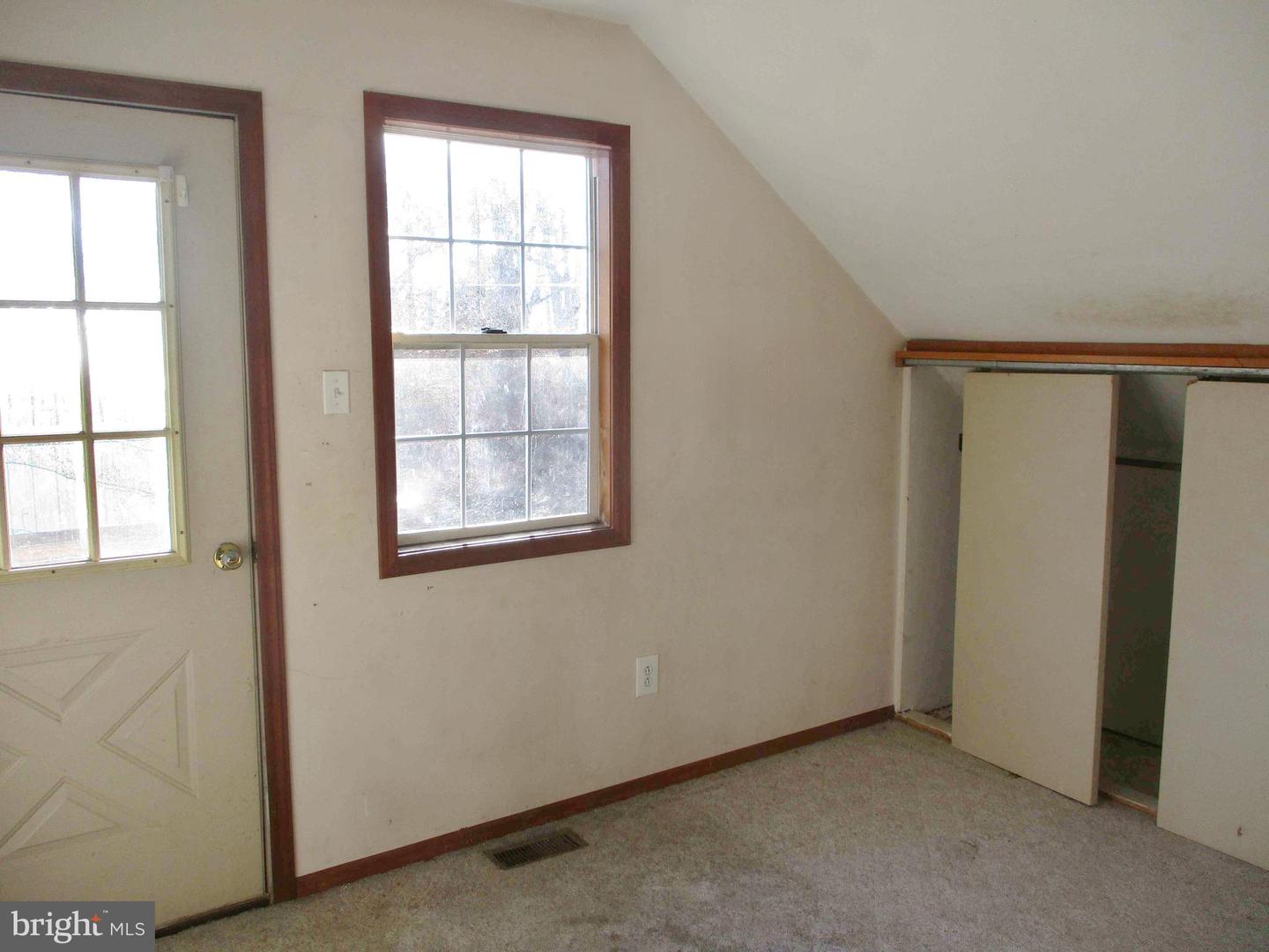 159 Park Dr Property Photo 12