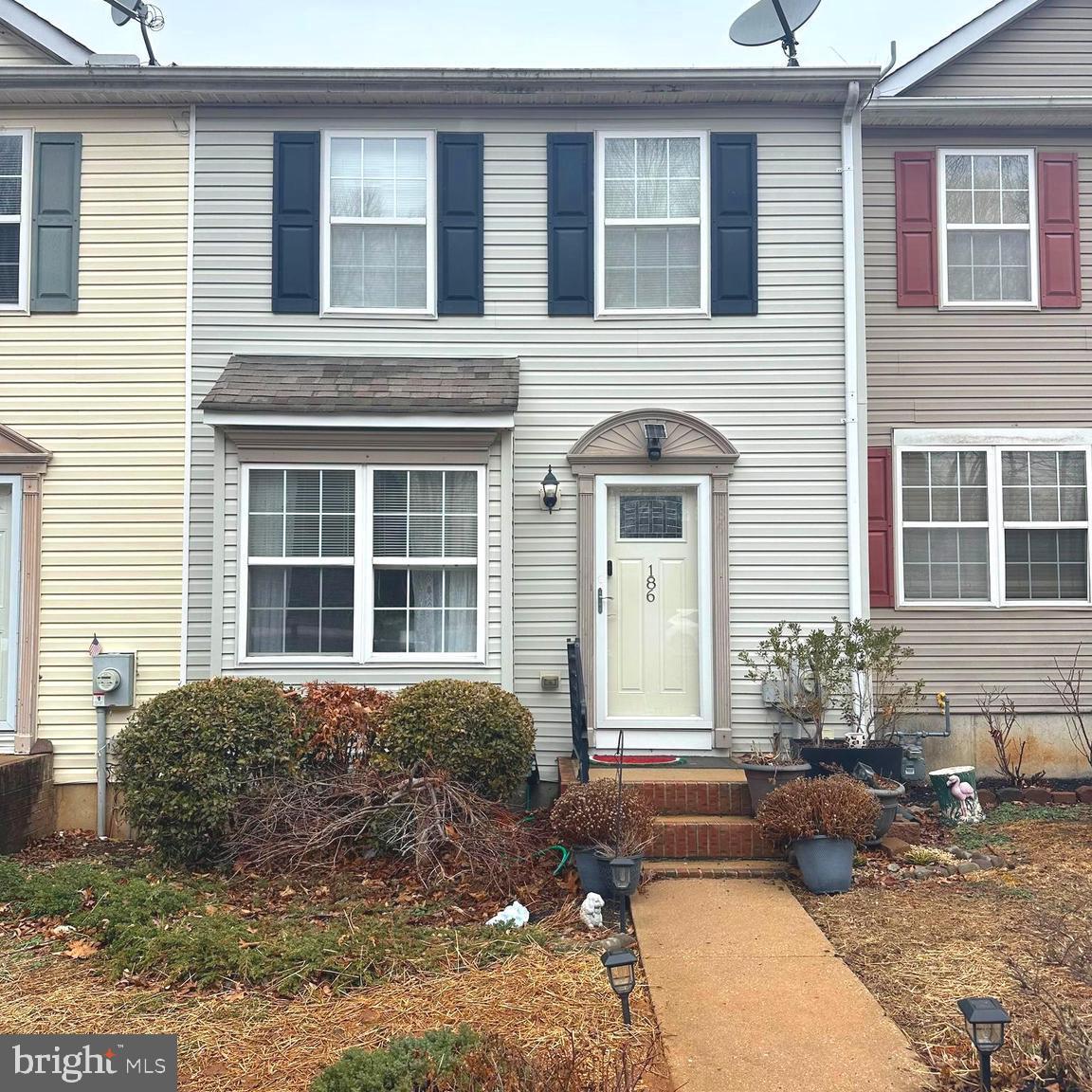 186 Cherry Tree Ln Property Photo 1