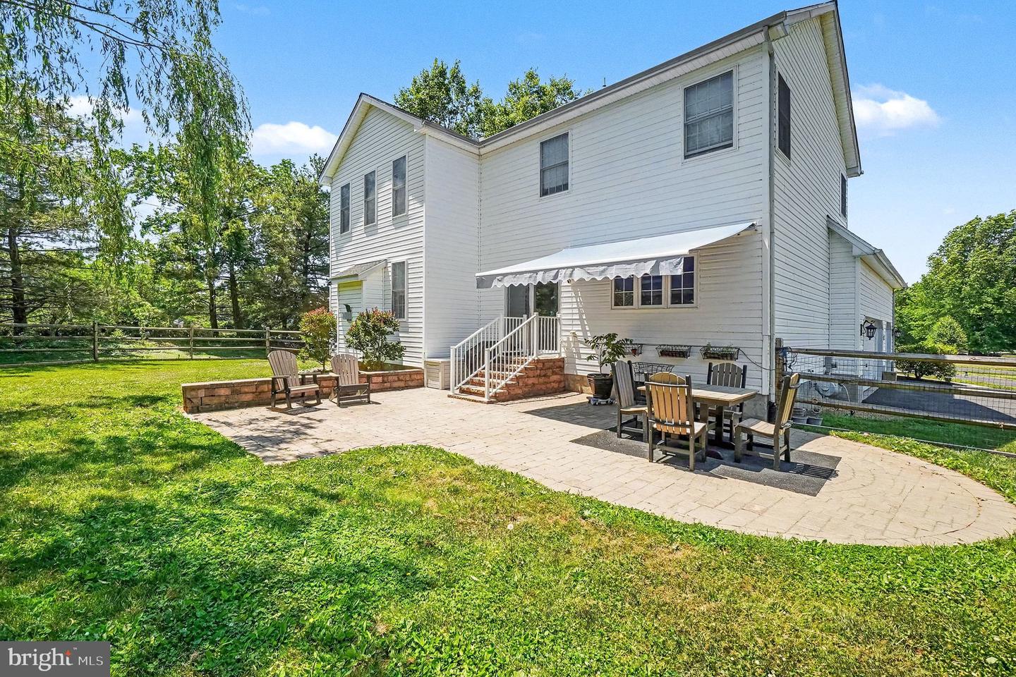 64 Open Meadow Ct Property Photo 2
