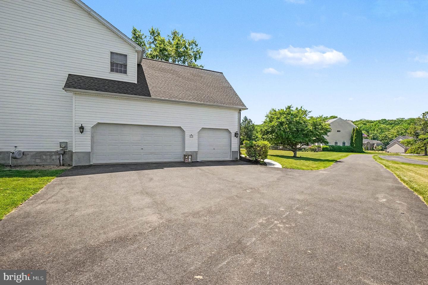 64 Open Meadow Ct Property Photo 4