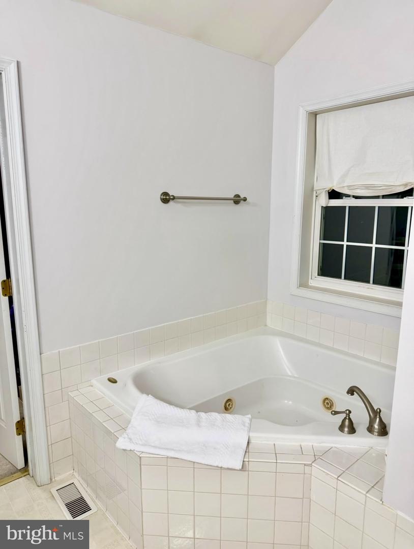 64 Open Meadow Ct Property Photo 31