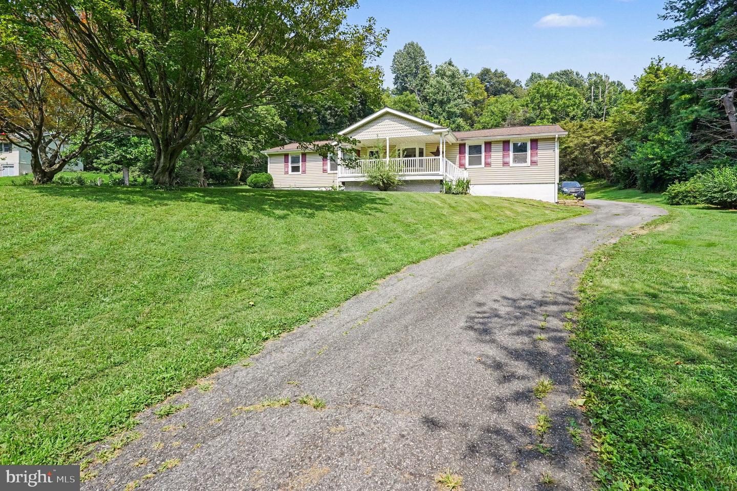 528 Love Run Rd Property Photo 1