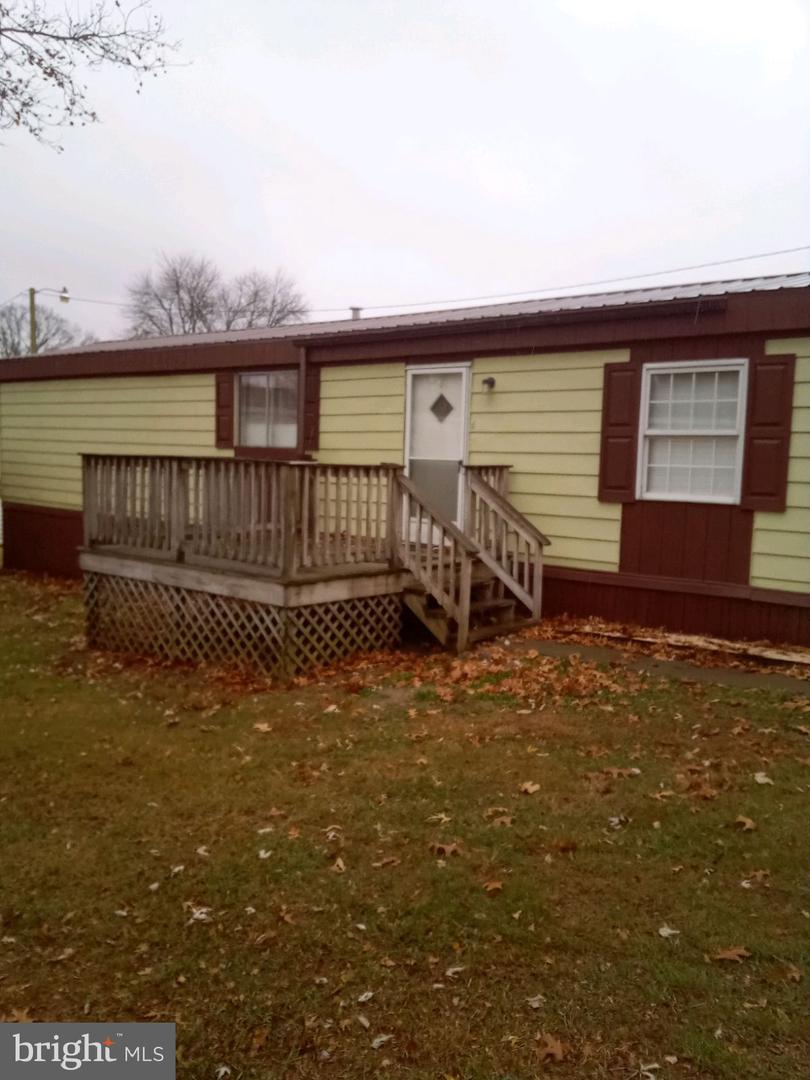 18 Highland Hills Property Photo 1