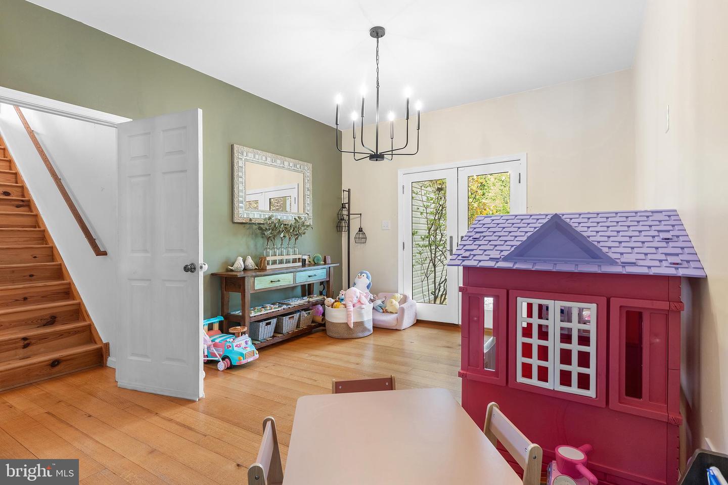 143 Clemencia Rd Property Photo 12