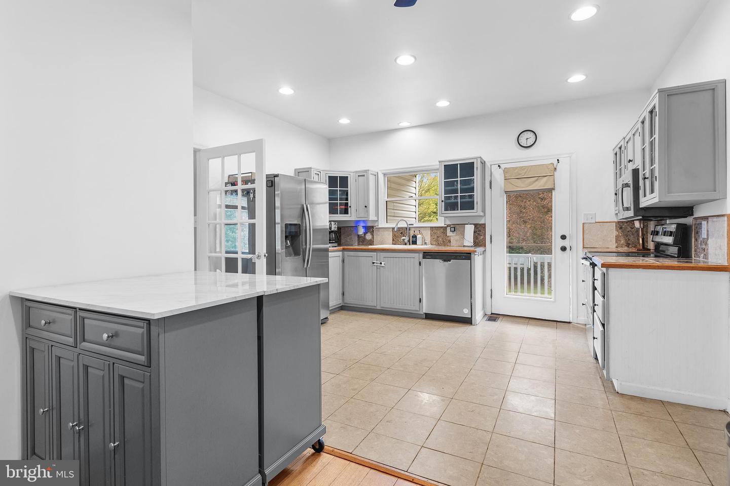 143 Clemencia Rd Property Photo 16