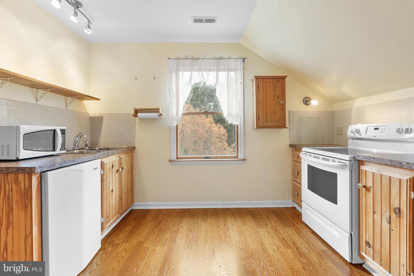 143 Clemencia Rd Property Photo 36