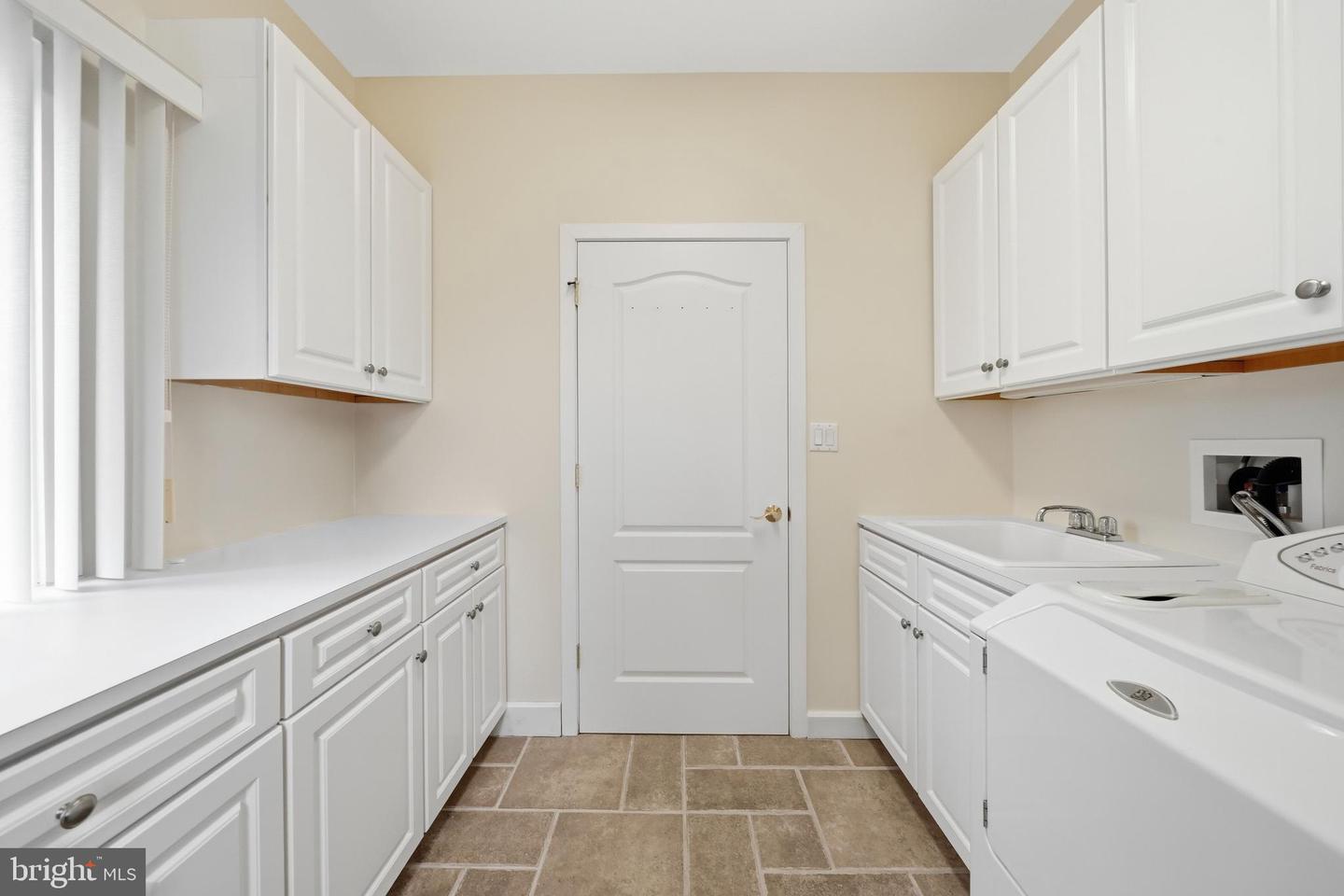 160 Cliffview Dr Property Photo 39