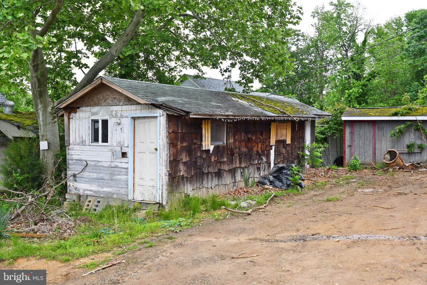 24 No Name St Property Photo 1