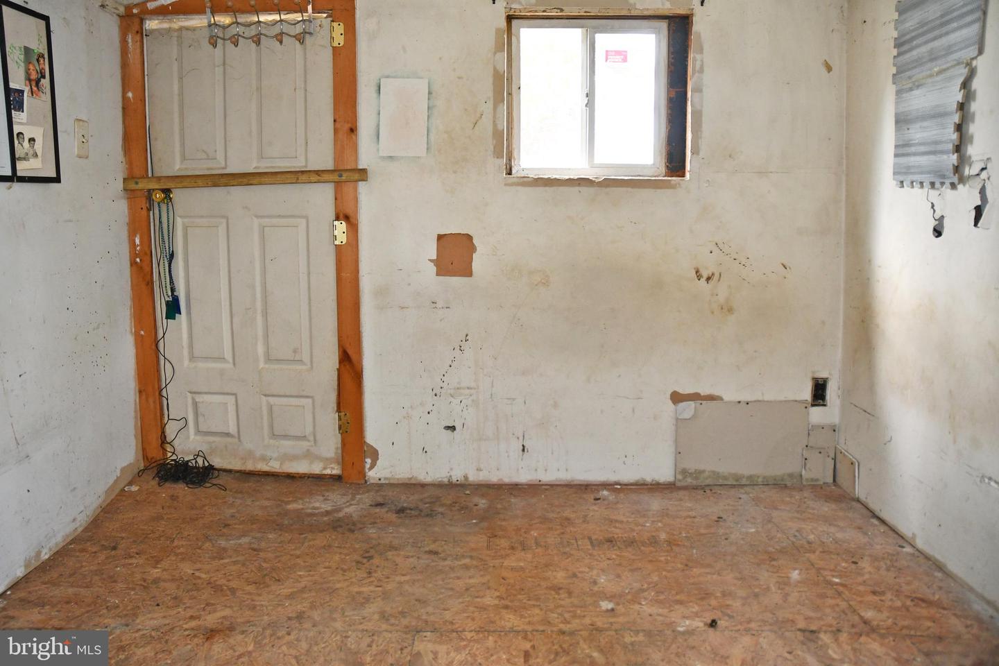 24 No Name St Property Photo 7