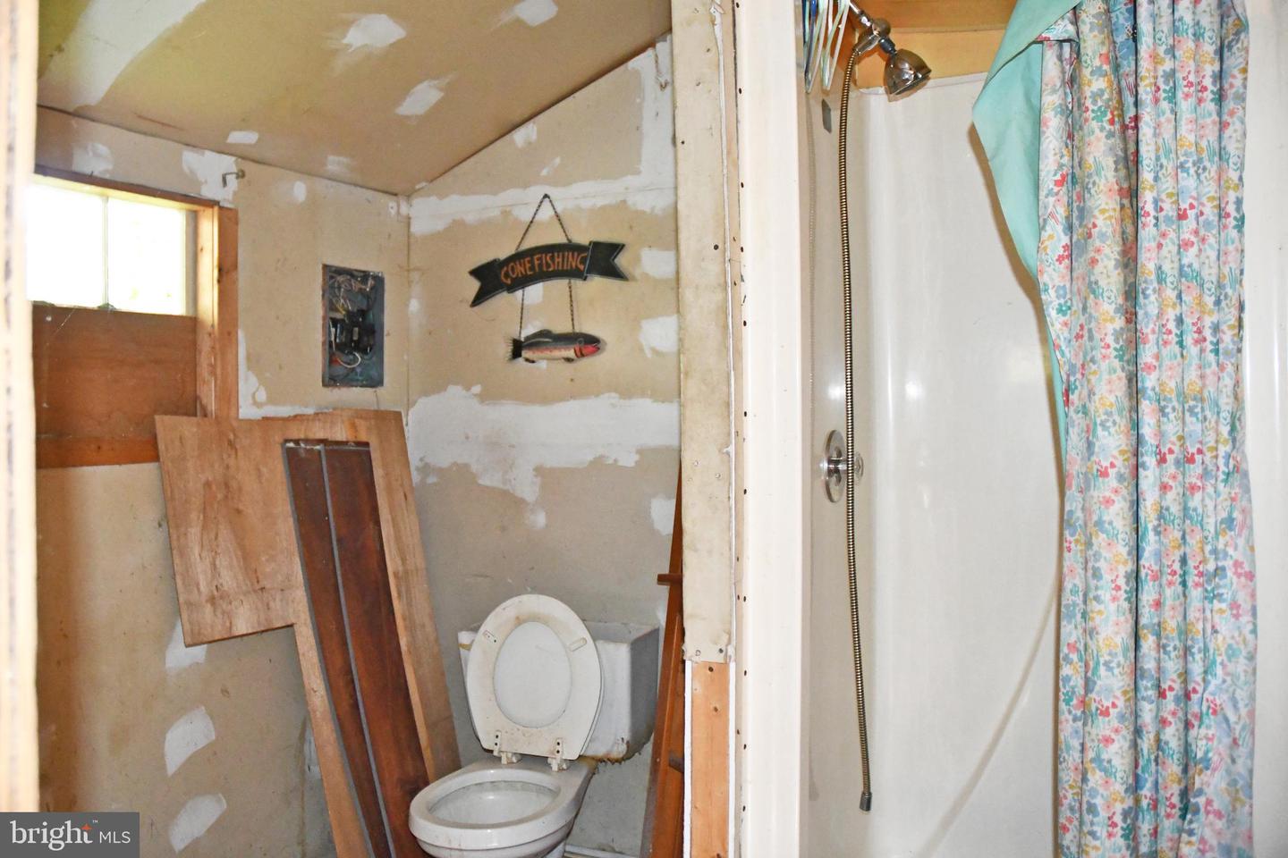 24 No Name St Property Photo 8