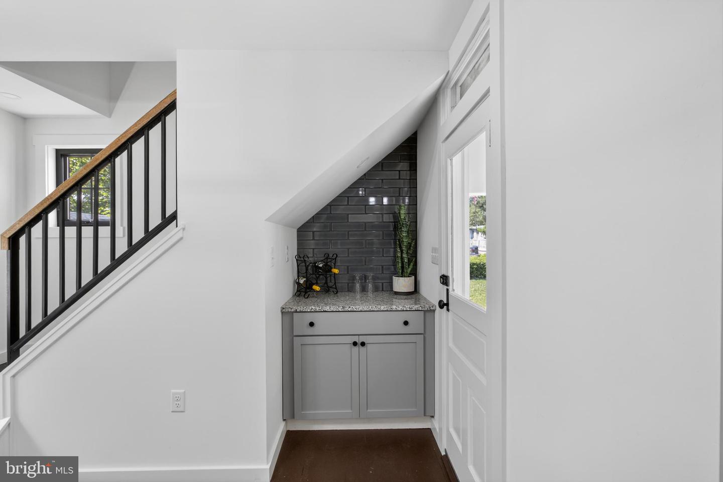 70 Park Ln Property Photo 22
