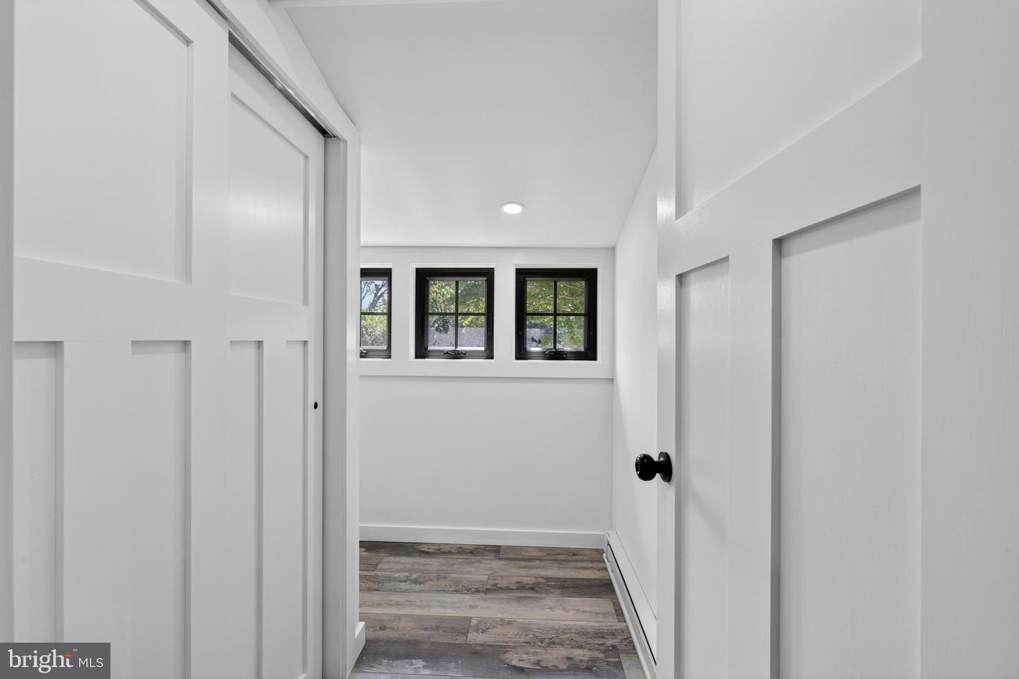 70 Park Ln Property Photo 24