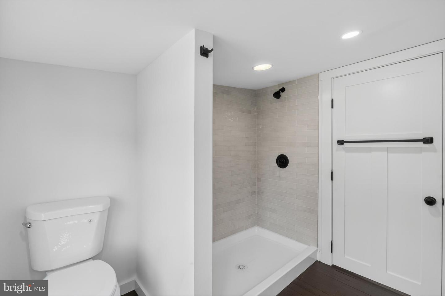 70 Park Ln Property Photo 39