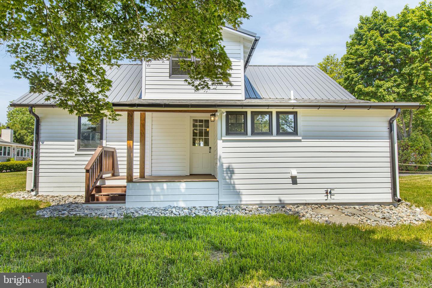 70 Park Ln Property Photo 46