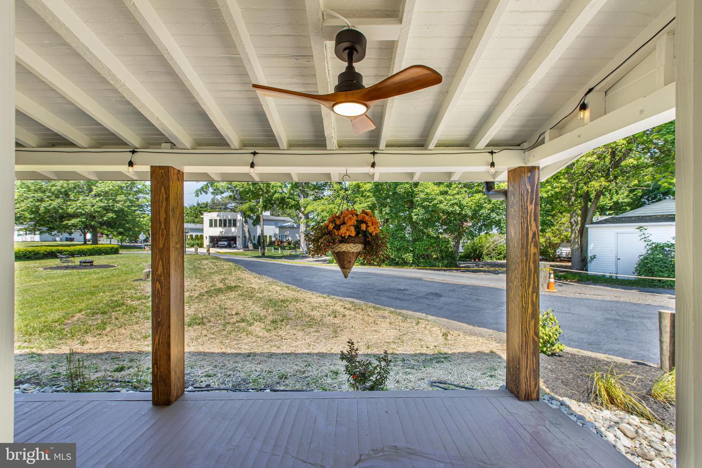 70 Park Ln Property Photo 48