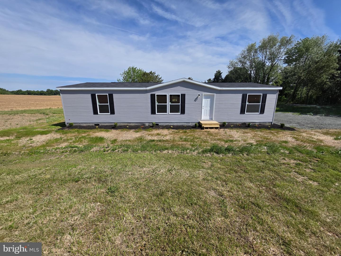 289 Grove Neck Rd Property Photo 2