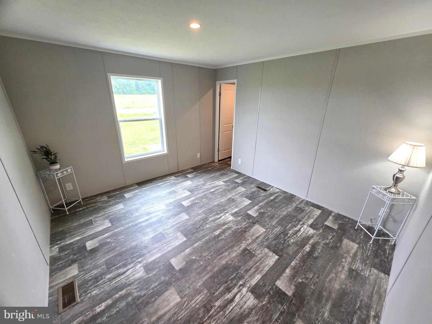 289 Grove Neck Rd Property Photo 15