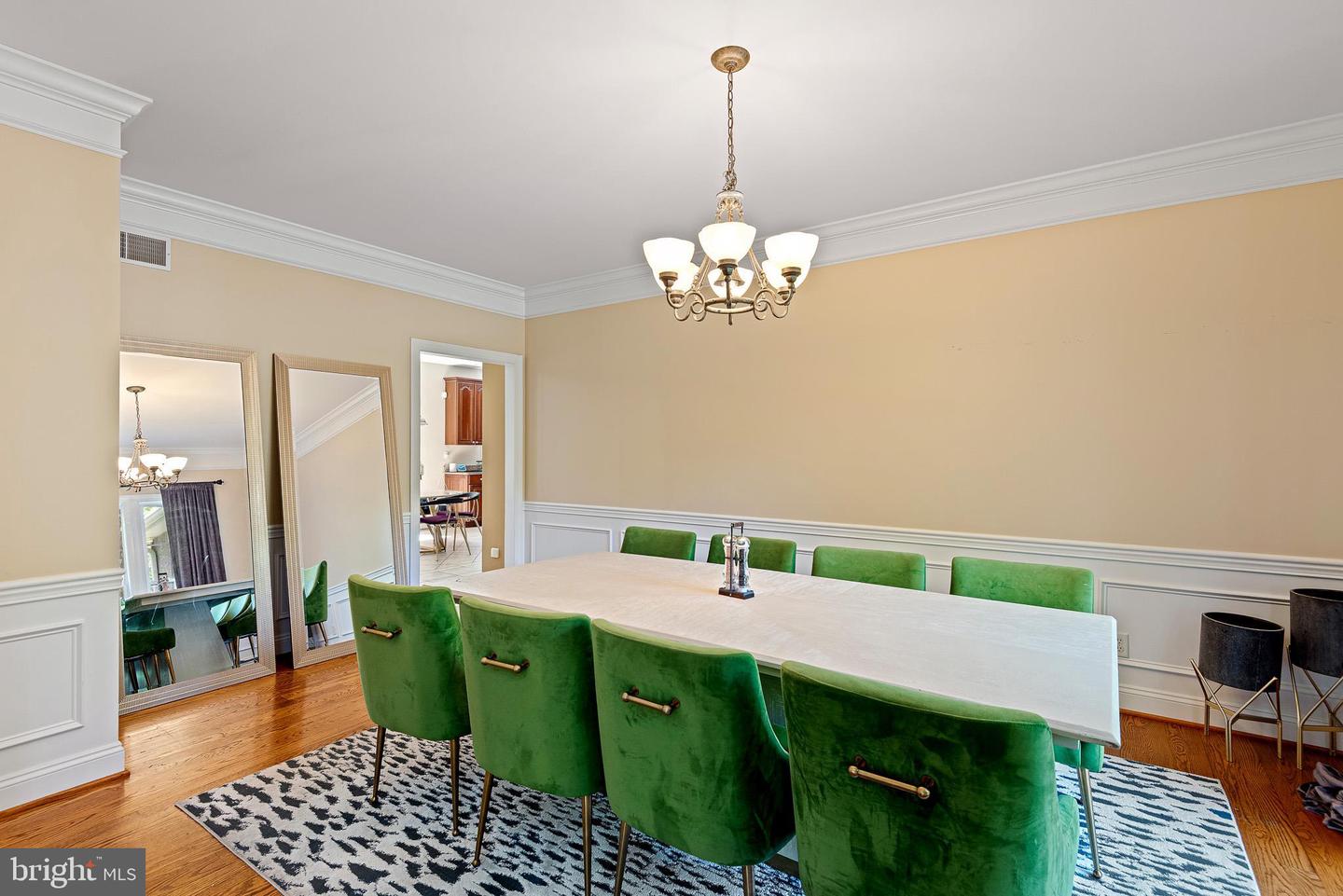 233 Woodholme Way Property Photo 8