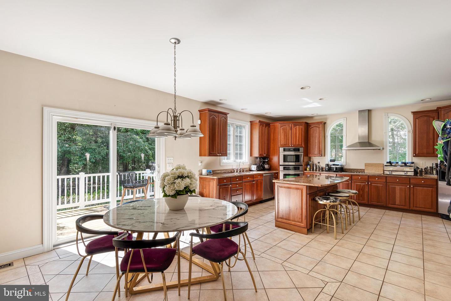 233 Woodholme Way Property Photo 16