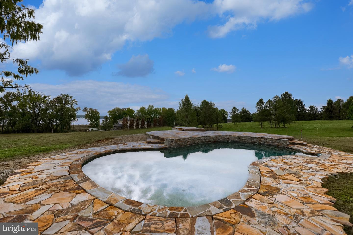 85 Green Haven Dr Property Photo 3
