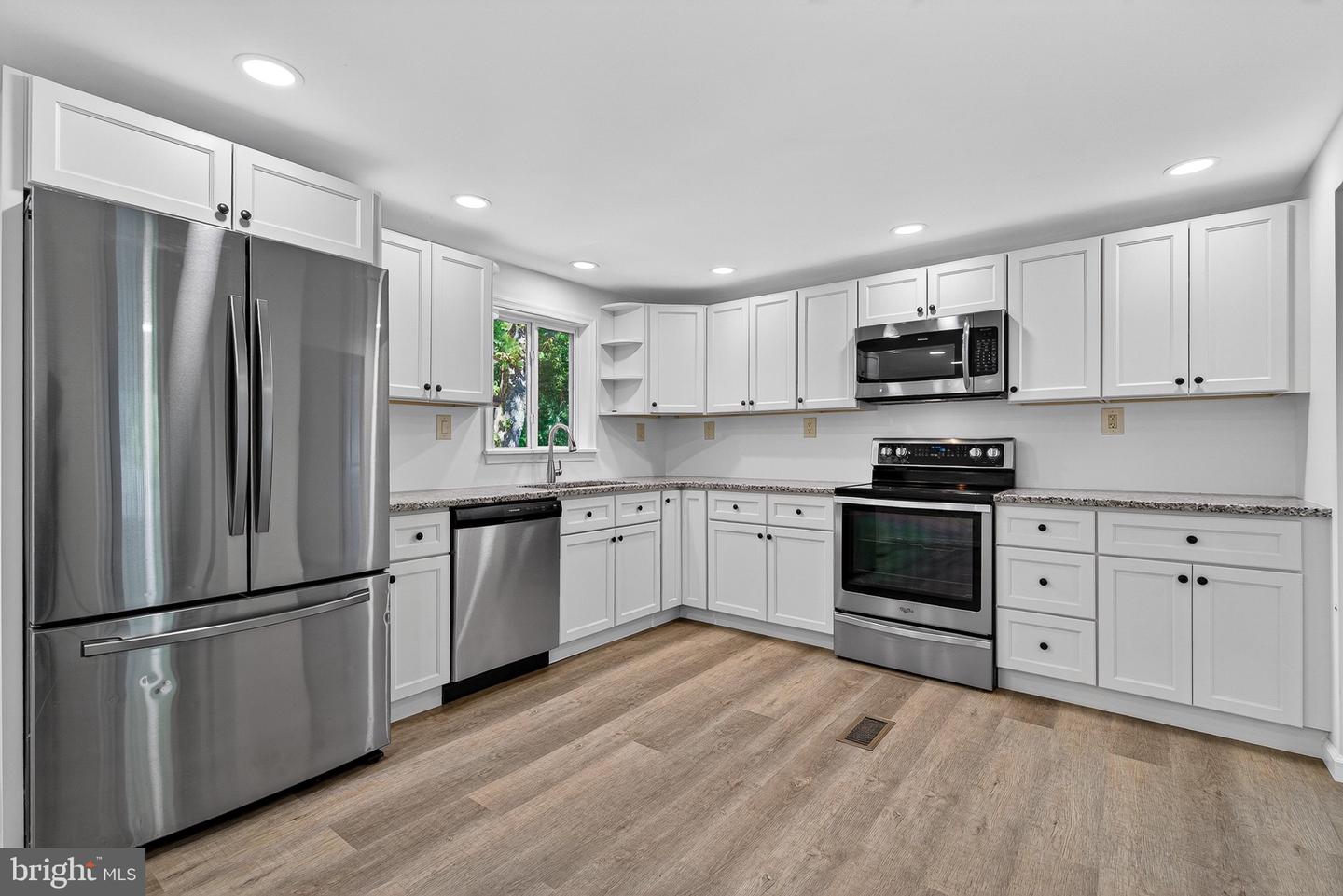 120 Long Beach Rd Property Photo 6
