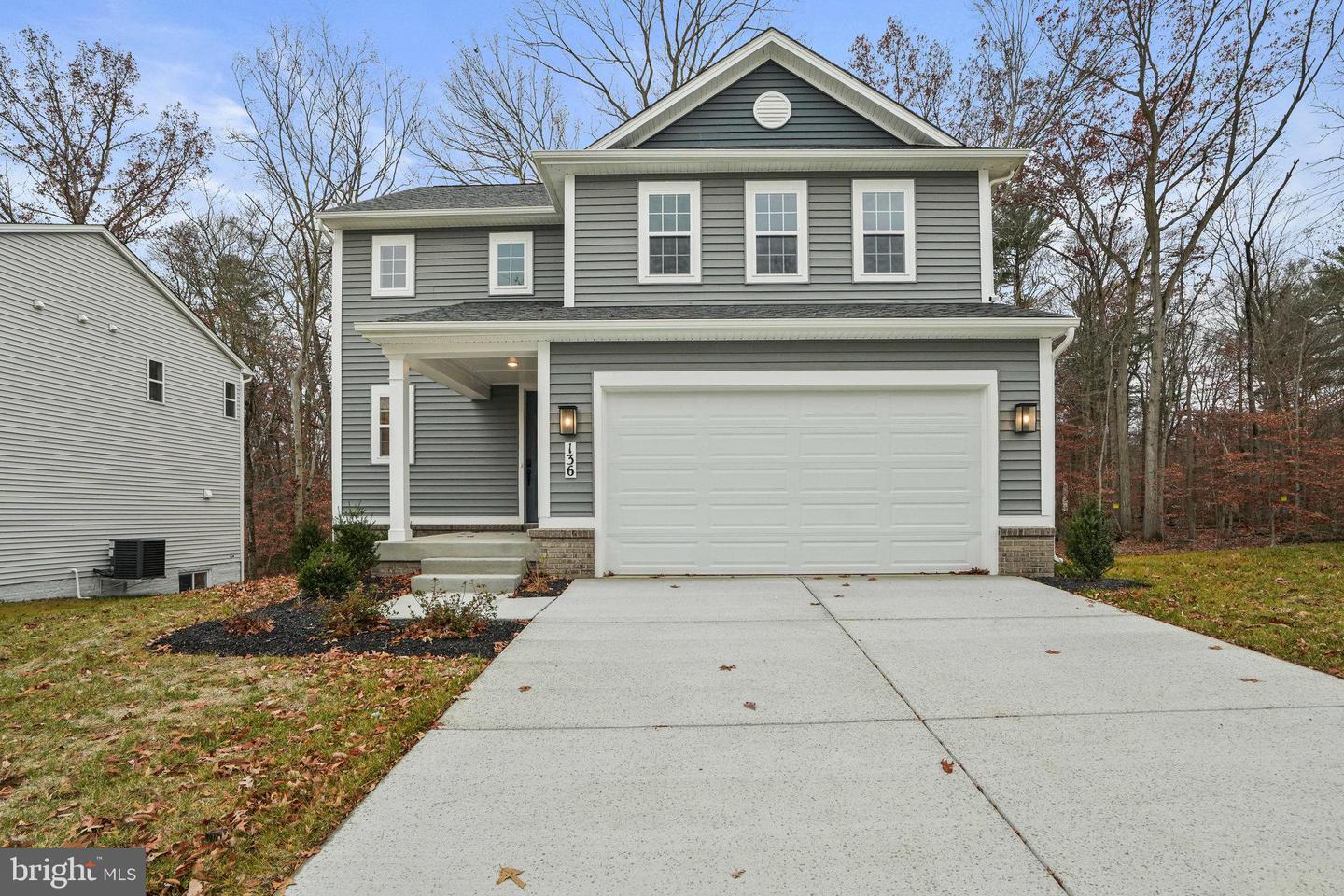 136 Catalpa Dr Property Photo 1
