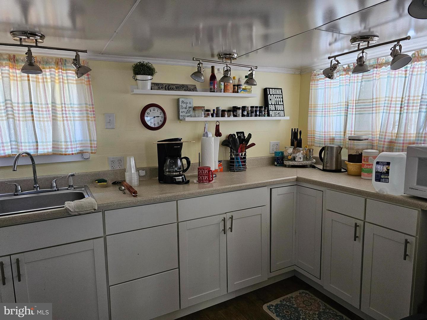 54 Property Photo 4