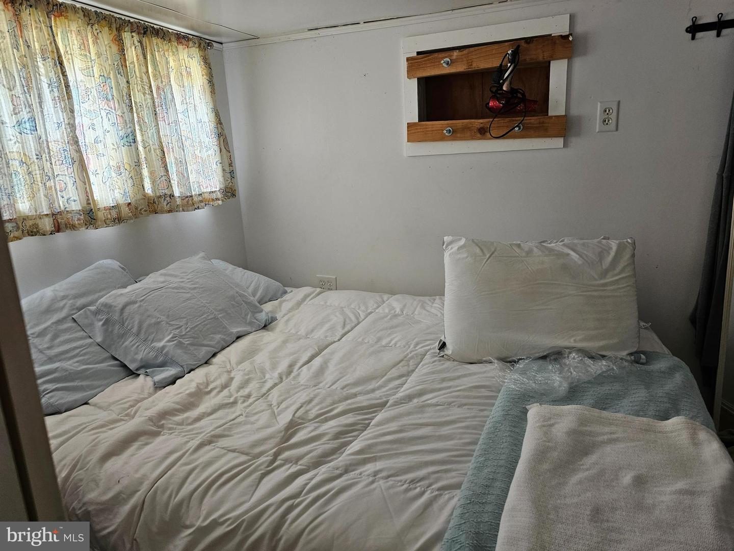 54 Property Photo 5
